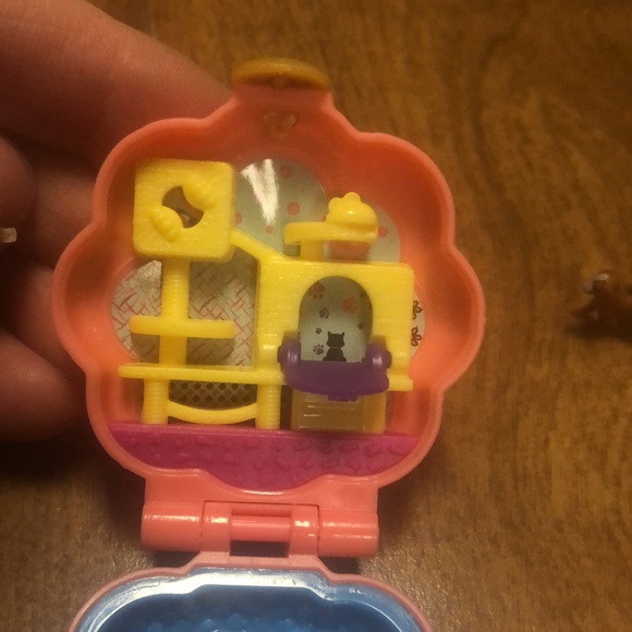(2) Polly Pocket Inspired Little Houses with a cat, dog and (1) person! - Picture 9 of 17